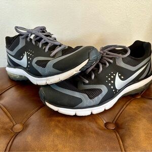Nike Men's Black and Gray Athletic Shoes
